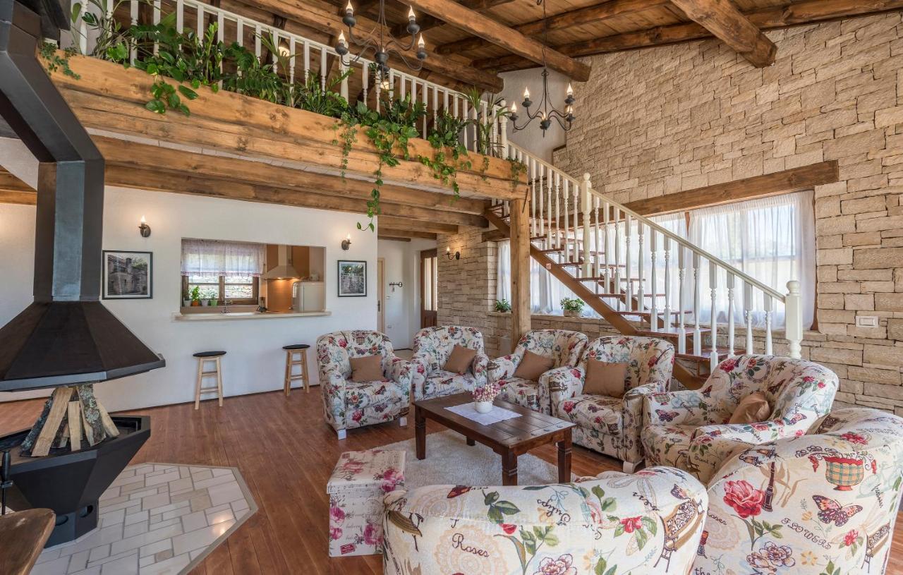 Family Villa Lipica With Private Pool And Jacuzzi Pazin Kültér fotó